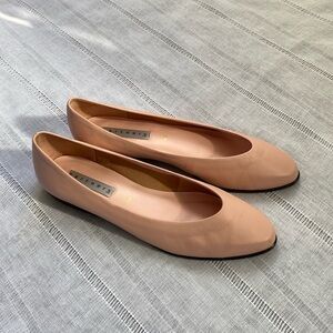 Partners vintage pastel pink leather flats.
